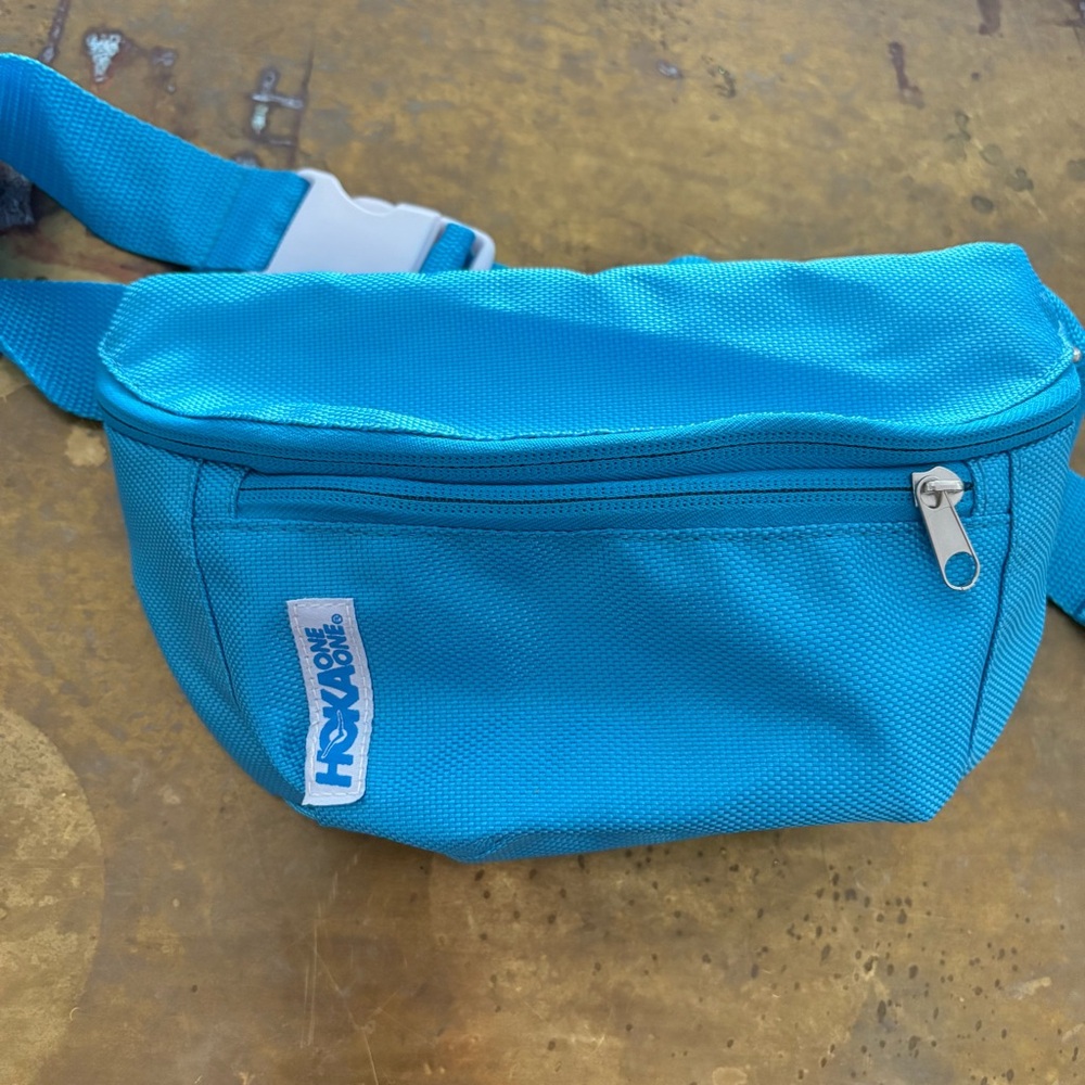 Hoka One One Blue Crossbody Fanny Pack Adjustable Zip Pockets Hiking‎ Travel 10”